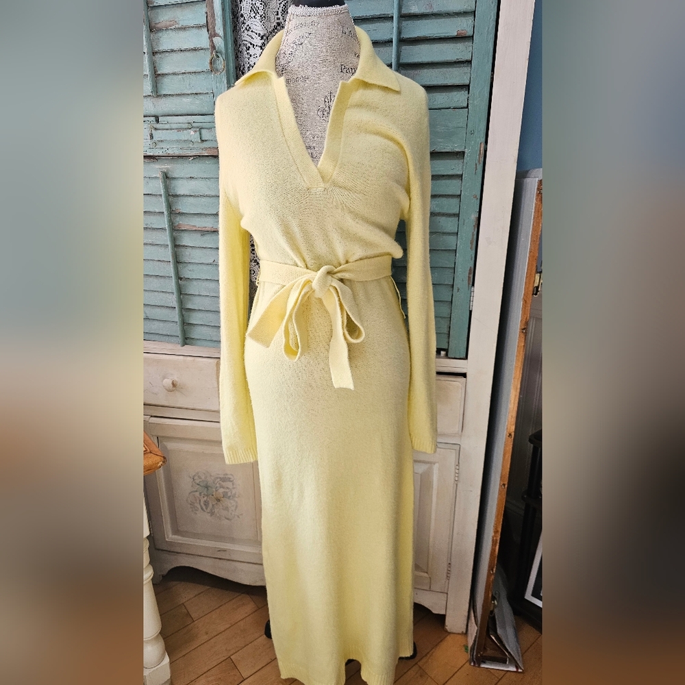 Ann Taylor Light Yellow Long Sleeve Knit Dress